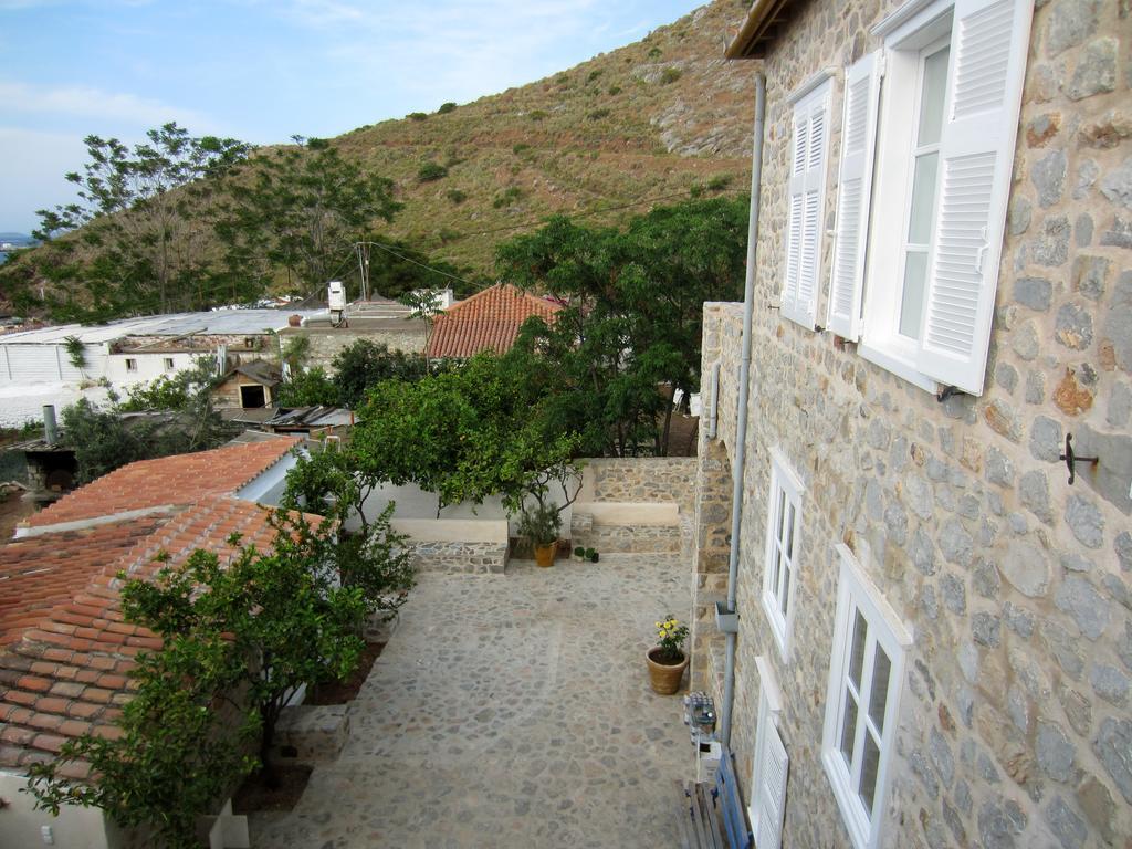 Kiki'S Houses Vlichos Hidra Exterior foto